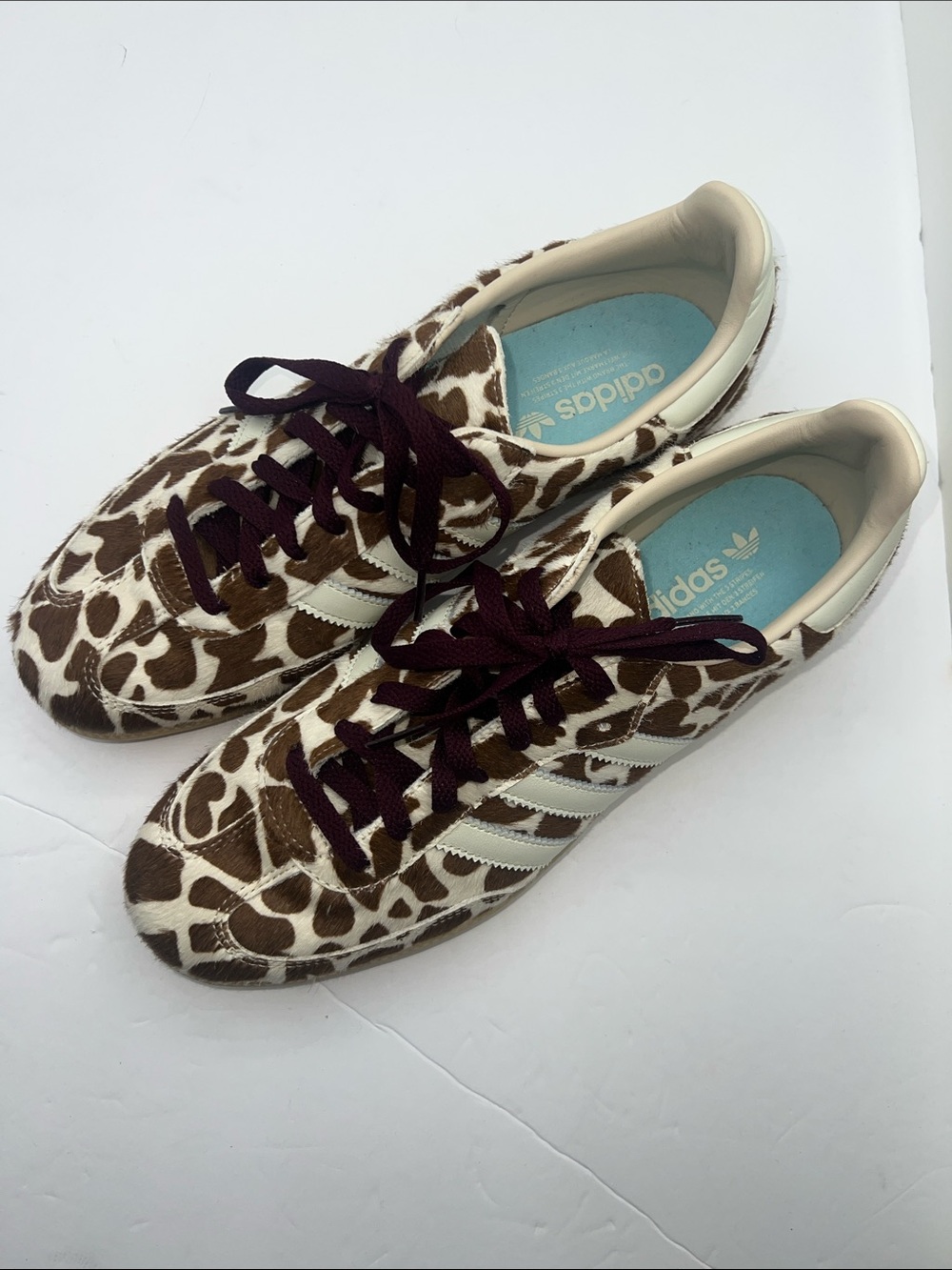 🦒 ADIDAS Women’s Brown Giraffe Print Sneakers with Cream Stripes - Size 11